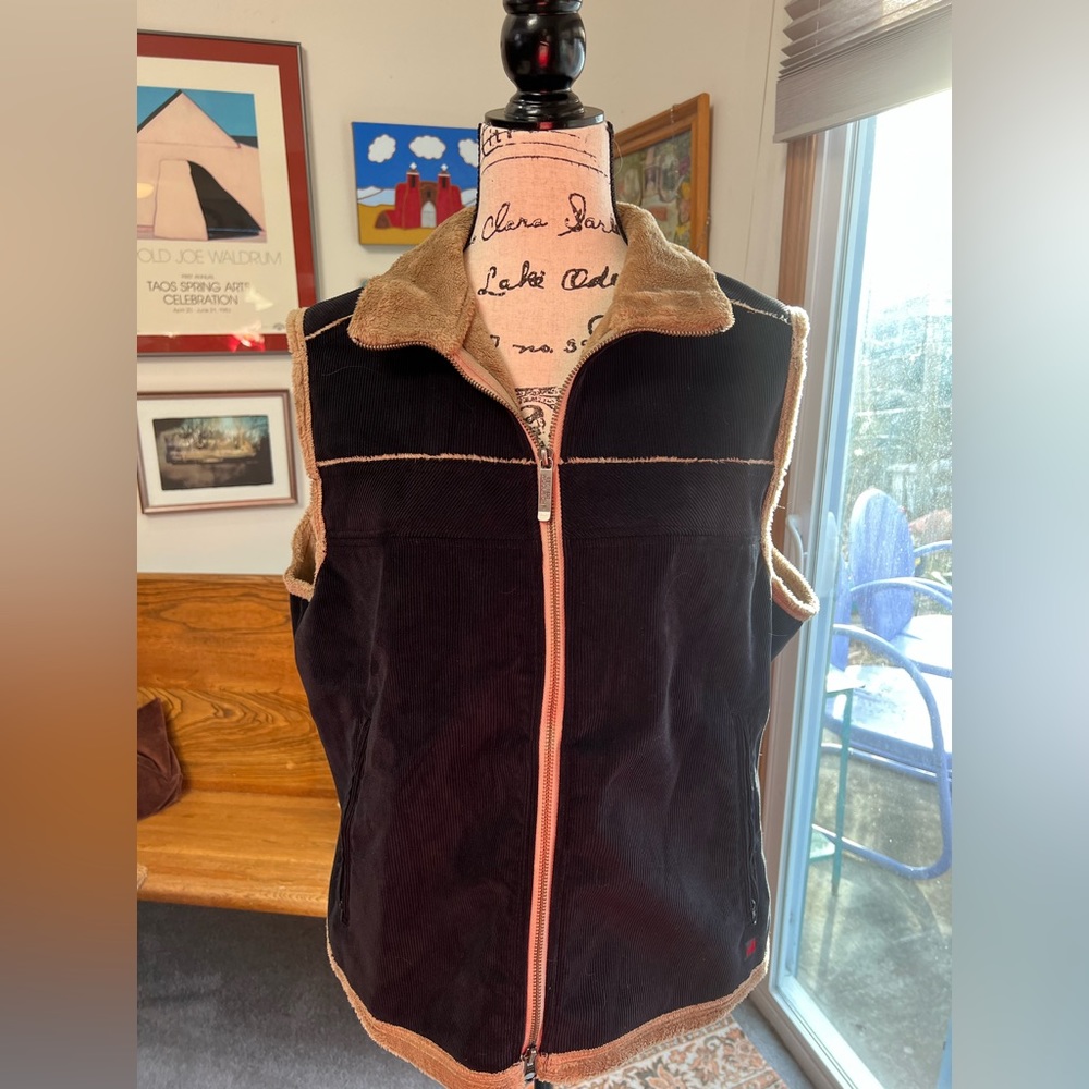 Woolrich Courdoroy and Faux Fur Fleece Lining. Black and Brown. Size XL